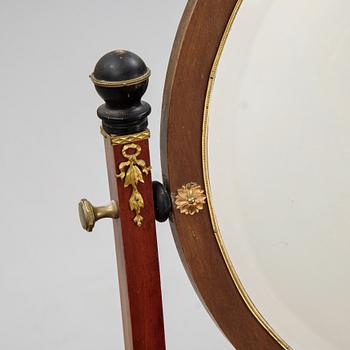 An early 20th century dressing table.