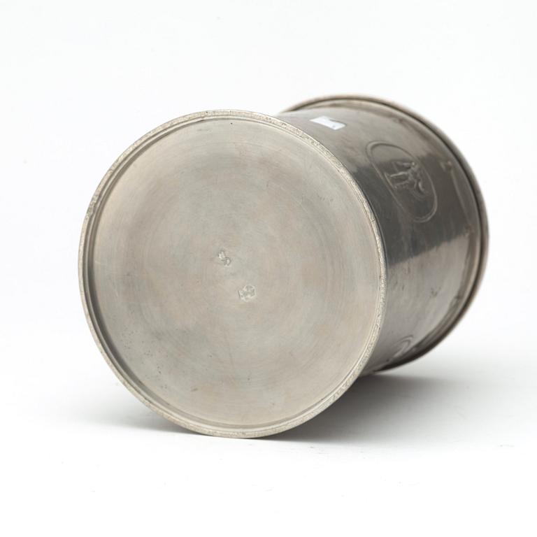 A Swedish Grace pewter box, Schreuder & Olsson, Stockholm 1929.