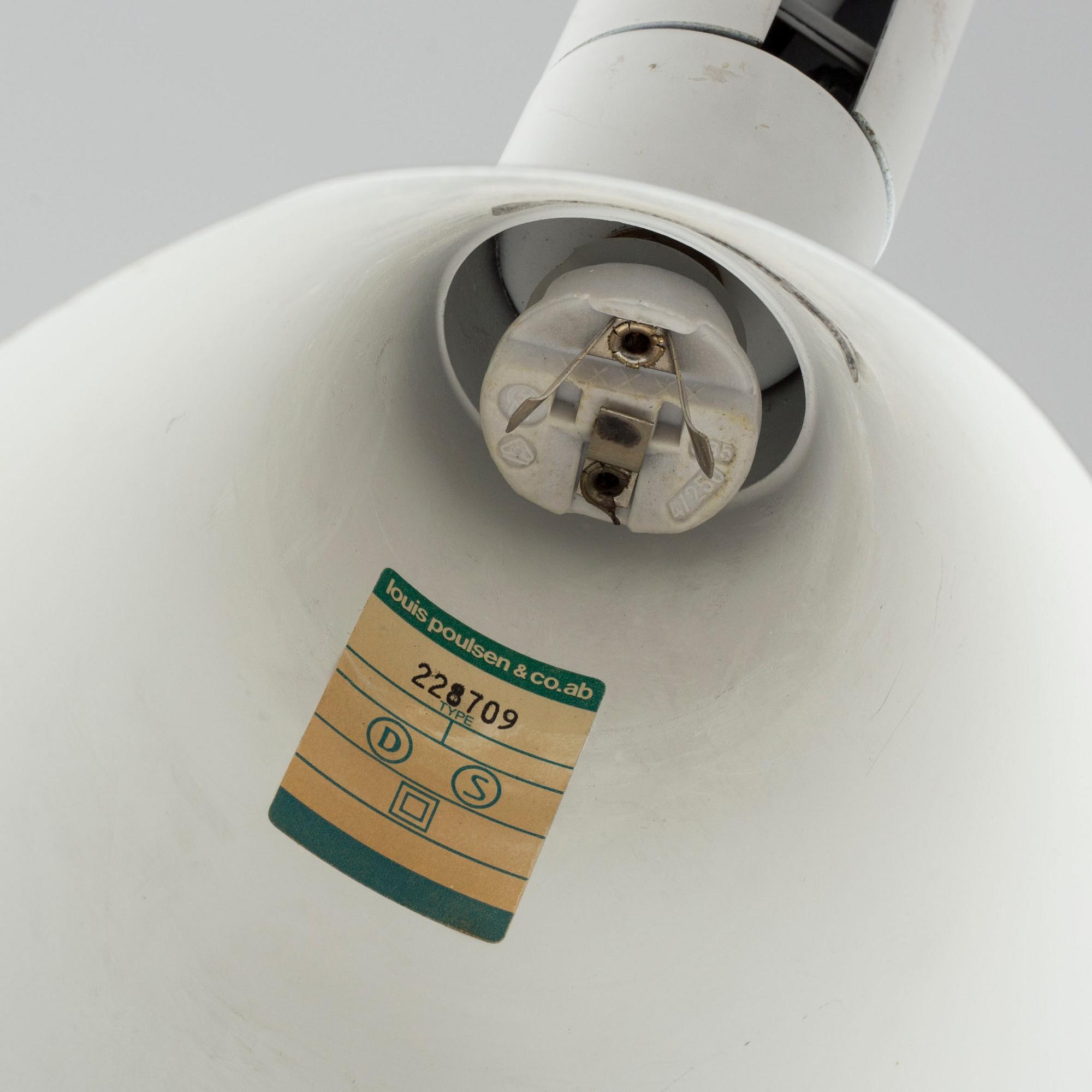 ARNE JACOBSEN, golvlampa, "AJ", Louis Poulsen, Danmark.