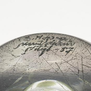 Saara Hopea, maljakko, "Panther", signeerattu S. Hopea Nuutajärvi Notsjö -57.