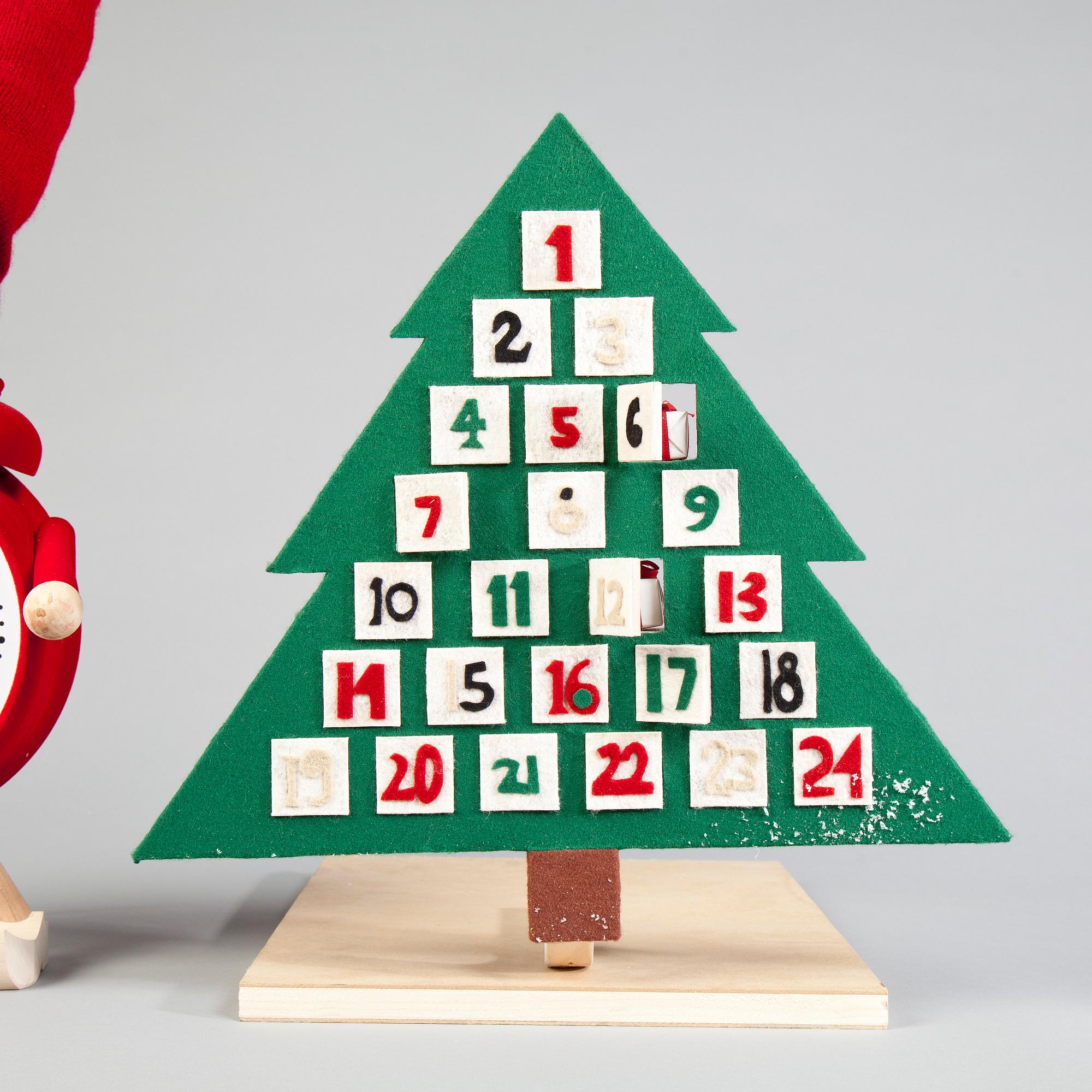 NISSE TIDÈN MED ALMANACKSGRAN, NK 2014, JoAnn Tan Studio.