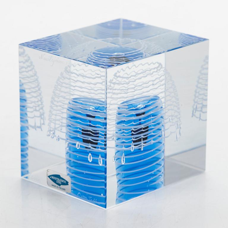 Oiva Toikka, vuosikuutio, signeerattu Oiva Toikka, Nuutajärvi 1993, numeroitu 452/2000.