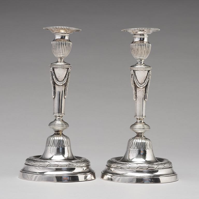 Olof Yttraeus, ljusstakar, ett par, silver, Uppsala 1785. Gustavianska.