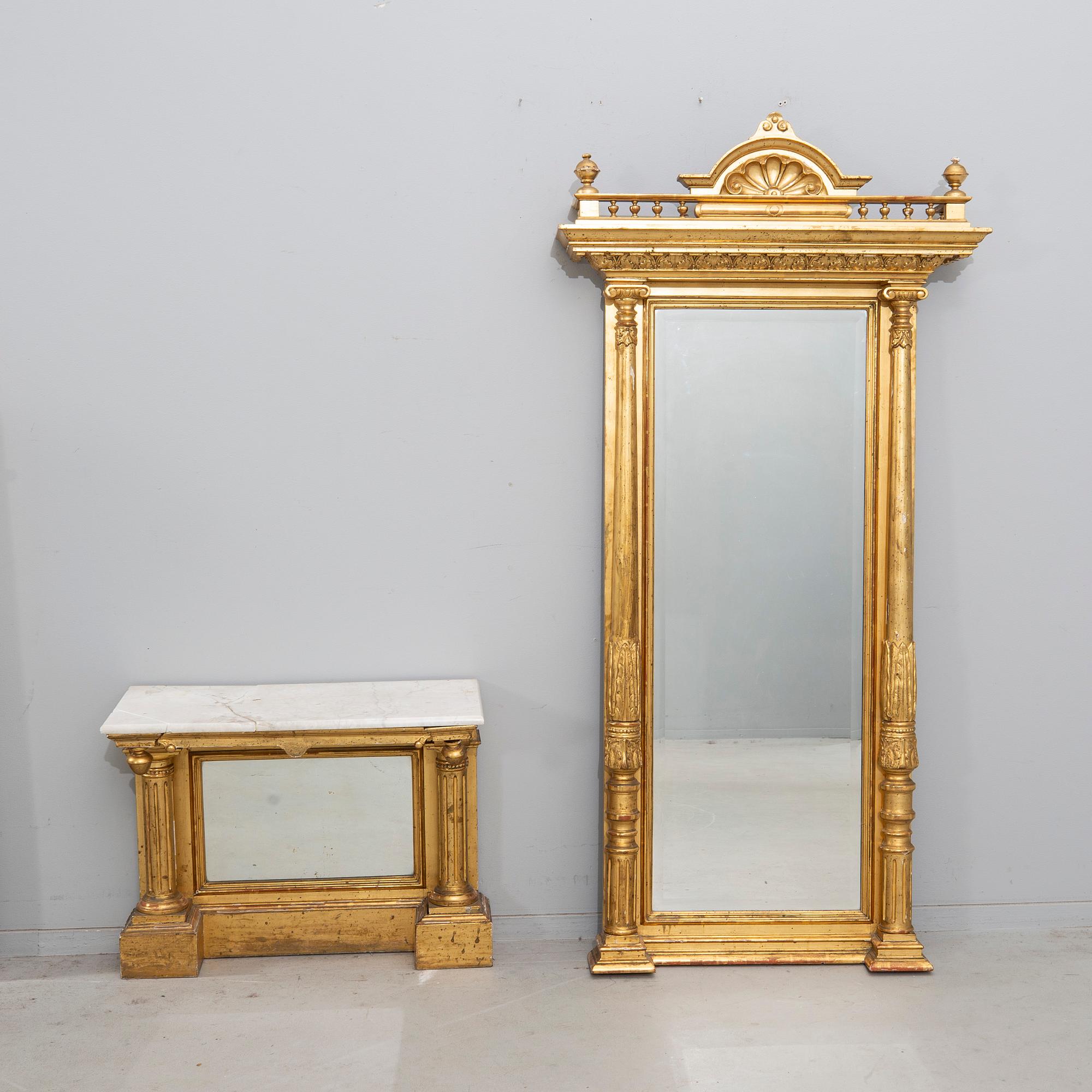 Spegel med konsolbord omkring 1900.