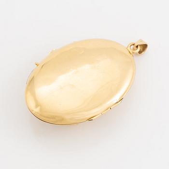 18K gold and seed pearl locket.