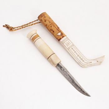 A reindeer horn knife by Thore Sunna, before 1964, signed.