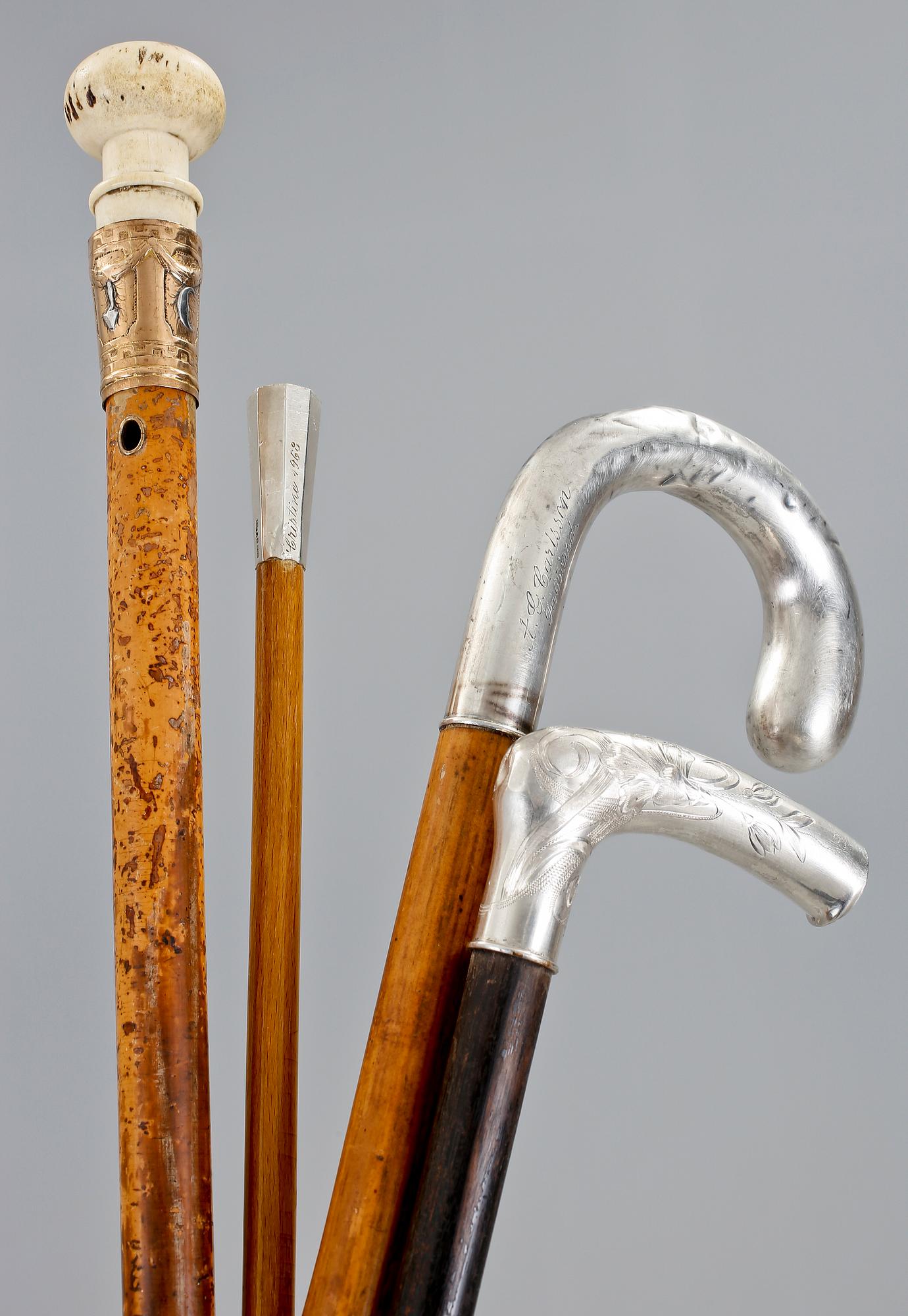 KÄPPAR, 4 st, metall och trä, 1900-tal.