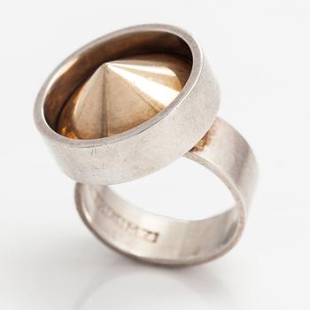 Elis Kauppi, A silver and gilded silver ring. Kupittaan kulta, Turku 1965.