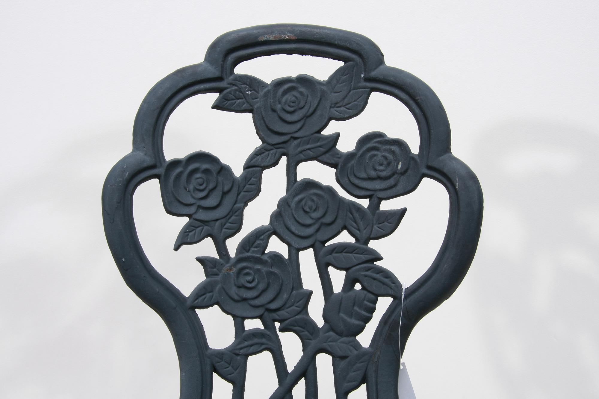 TRÄDGÅRDSMÖBLER, 4 delar, gjutjärn, 2000-tal.