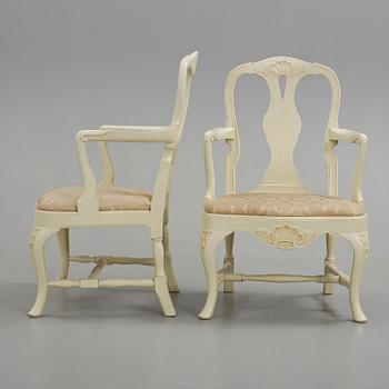 KARMSTOLAR, ett par, rokokostil, 1900-talets första hälft.