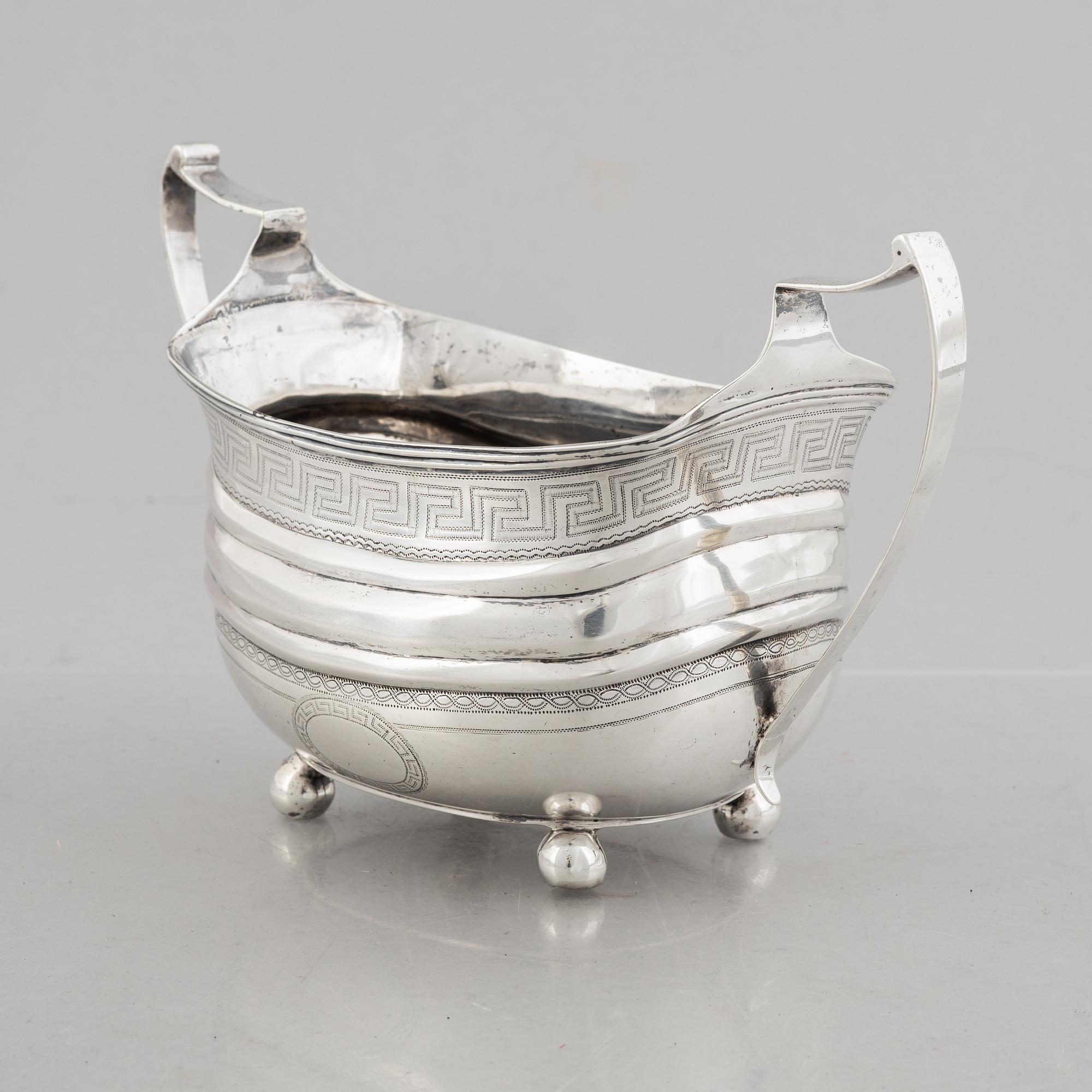 Walter Morisse & Son, skål med hänklar, silver, London, England 1885.
