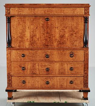 CHIFFONJÉ, karl Johan, 1800-talets mitt.