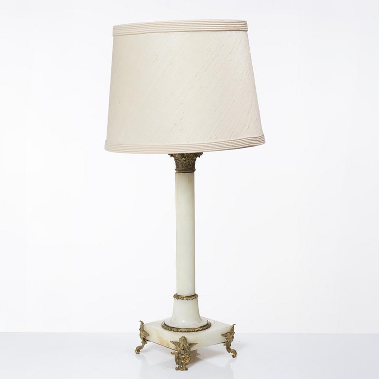 Bordslampa, 1900-talets första hälft.