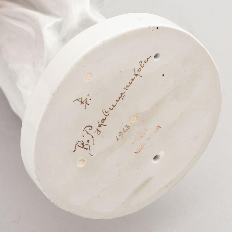 A porcelain ballerina figurine, Lomonosov, 1963.
