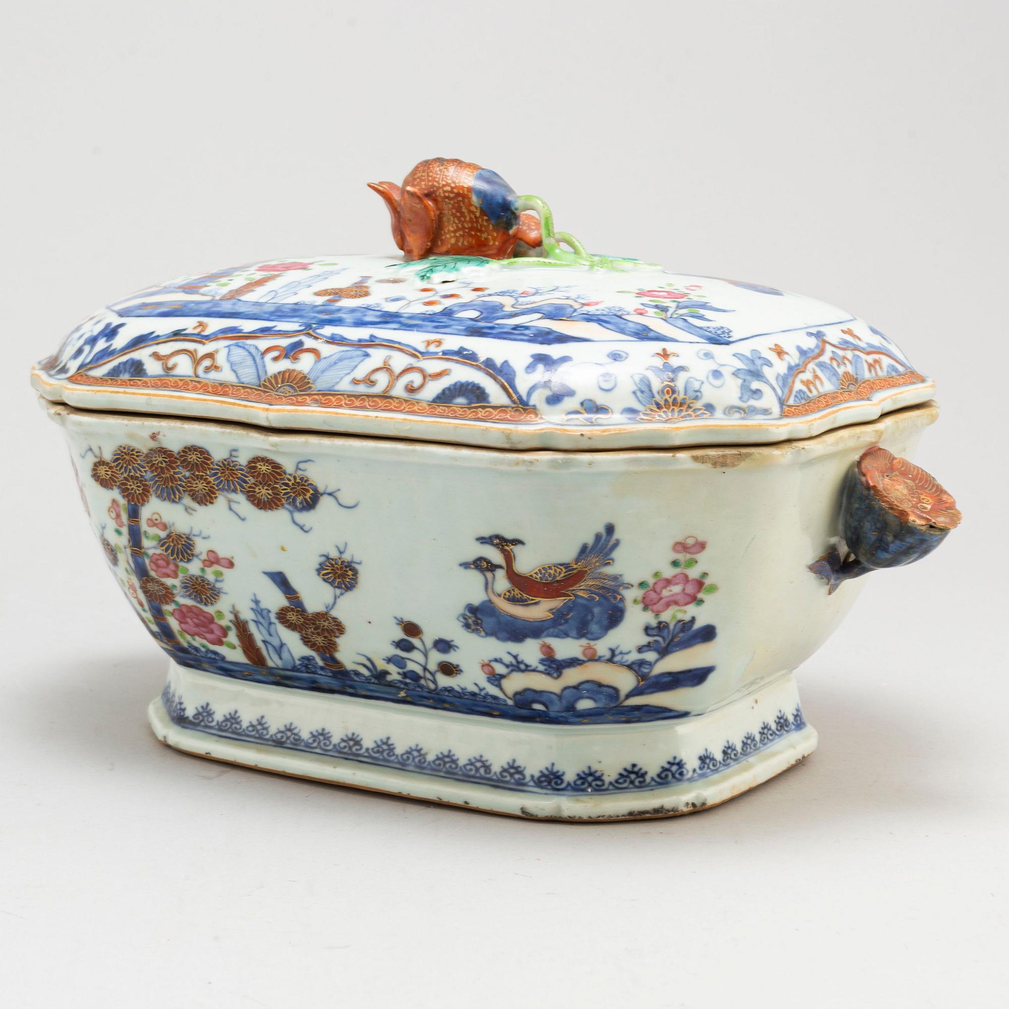 A famille rose tureen with cover, Qing dynasty, Qianlong (1736-95).