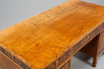 SKRIVBORD, 1900-talets andra kvartal.