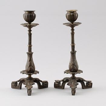 LJUSSTAKAR, patinerad brons, 1800-talets första hälft.