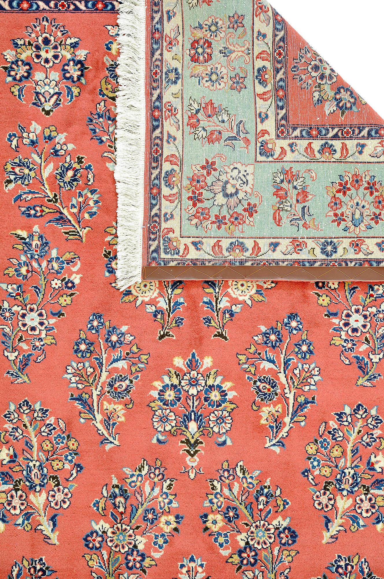Matta, Sarouk, ca 242 x 165 cm.