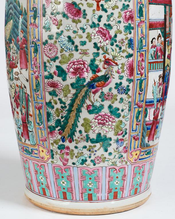 A massive Canton vase, late Qing dynasty.