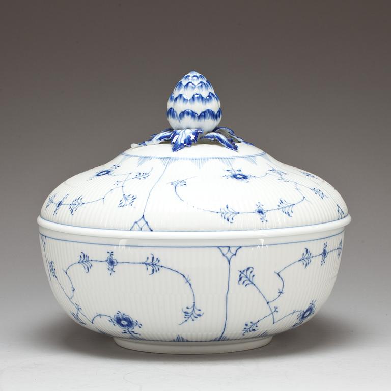 TERRIN, porslin, "Musselmalet", Royal Copenhagen.