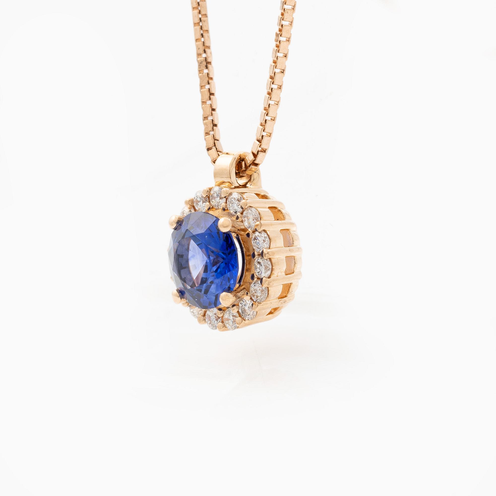 Collier 18K roséguld med safir och briljantslipade diamanter.
