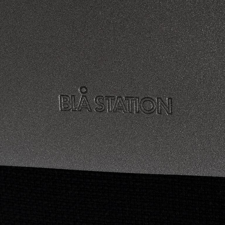 Fredrik Mattson, fåtöljer, 3 st, "Innovation C", Blå station, 2005.