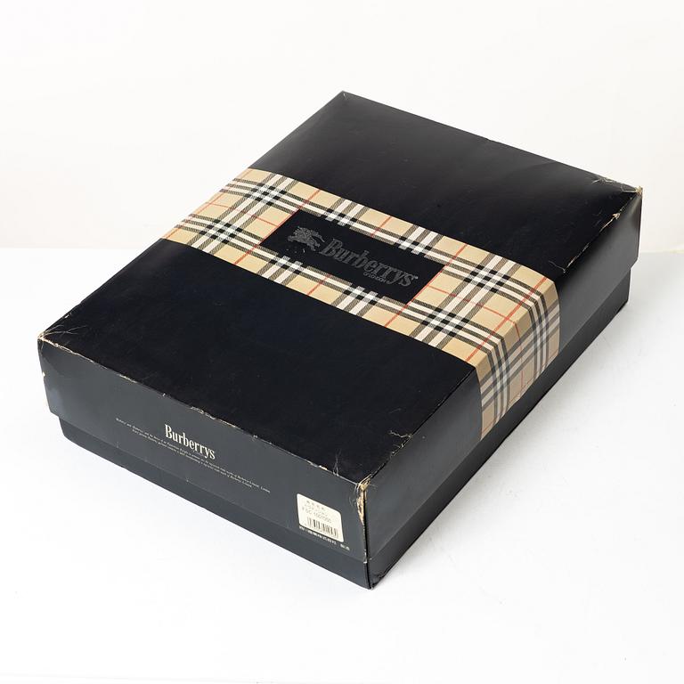 Burberry, blanket.