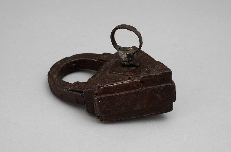 HÄNGLÅS, järn, gotiskt, trol 1400-tal.