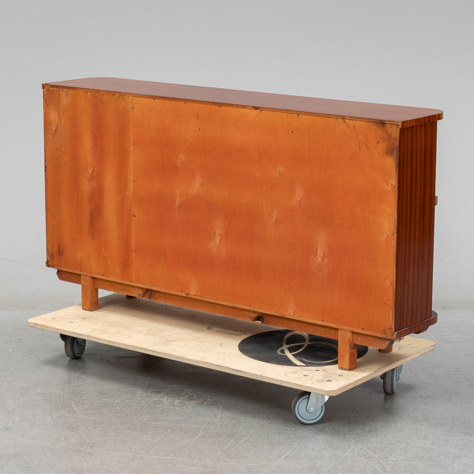 A mahogany veneered bookcase, 1940's/50's.