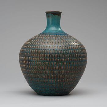 A Stig Lindberg stoneware vase, Gustavsberg Studio 1958-59.