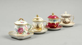 CREMEKOPPAR med LOCK, 22 st, porslin, bl.a Meissen, Rörstrand, Royal Copenhagen, Dresden, Limoges och Wedgwood.