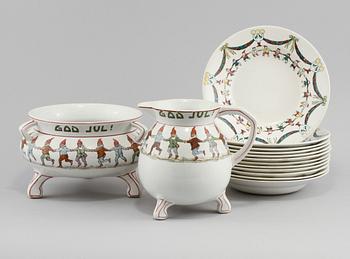 SERVISDELAR, 14 st, flintgods, "Nisse", Gustafsberg, samt Villeroy & Boch, 1900-talets början.