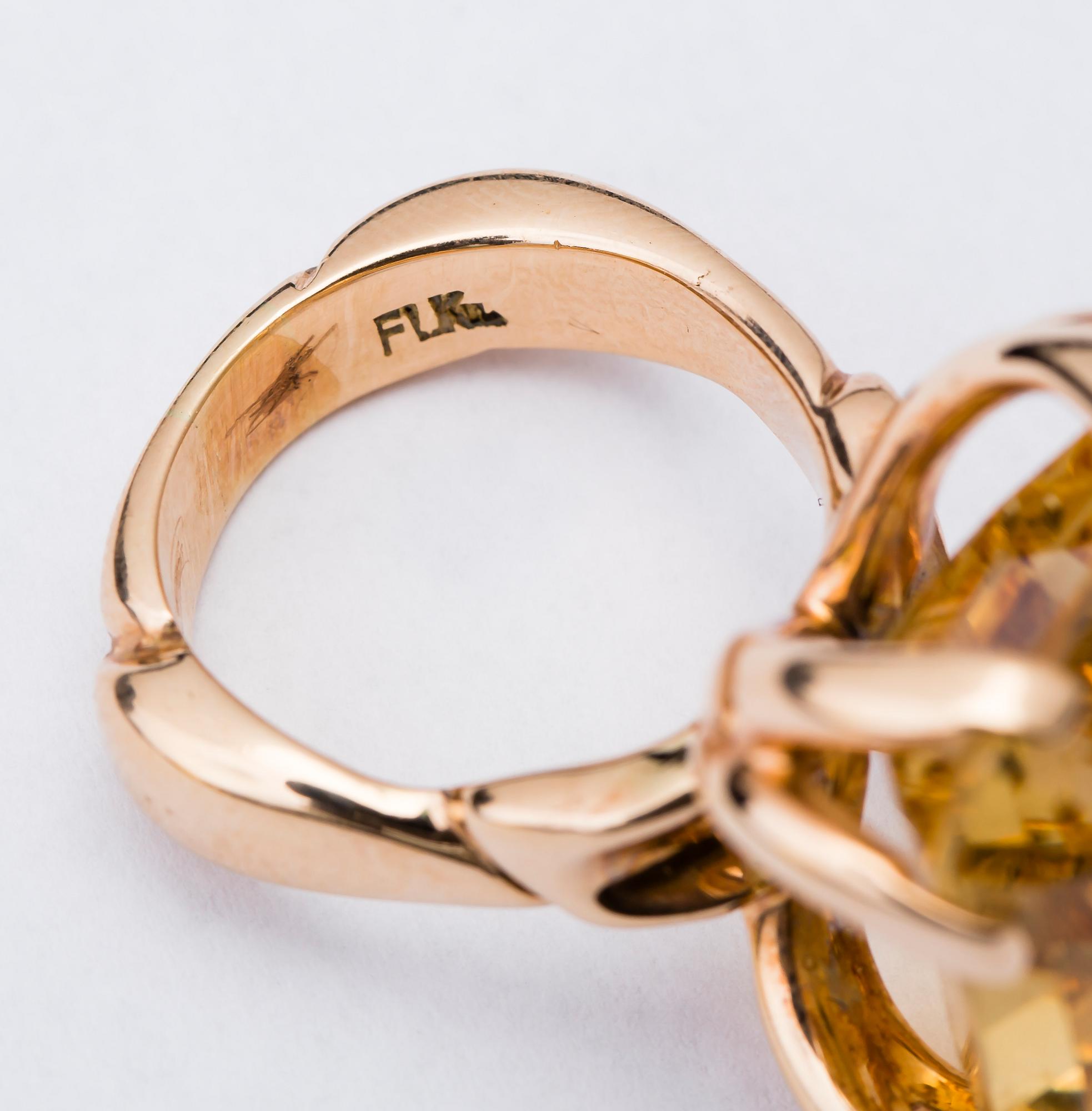 RING, 14 k guld med citrin ca 27 ct. Vikt ca 24, 5 g.