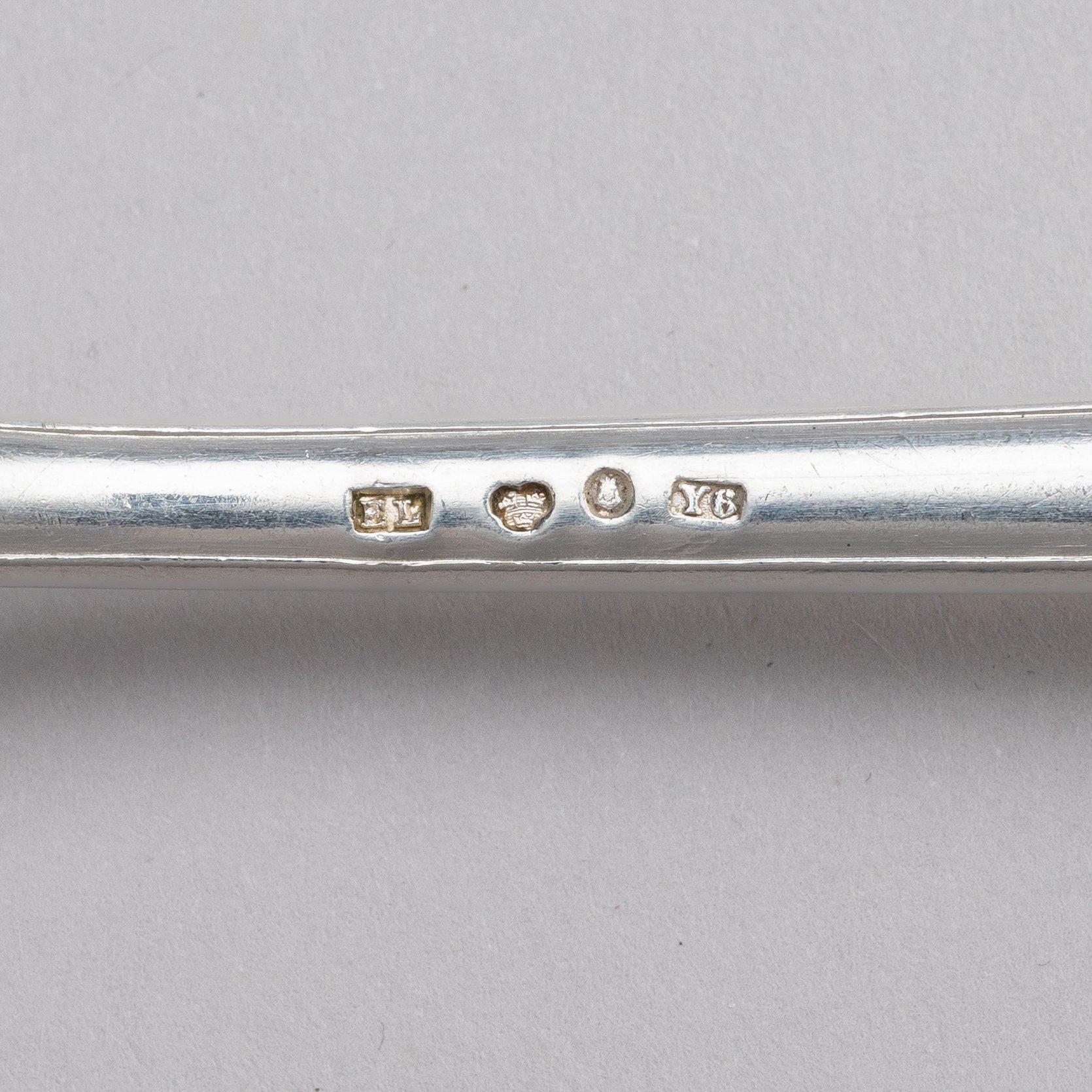 A silverware set, 105 pieces, and a cutlery box, marks of Erasmus Lindeström, Stockholm 1901-1902.