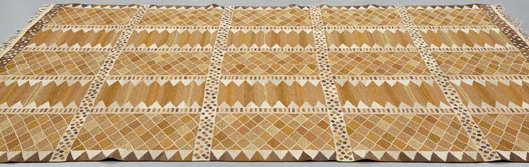 Marianne Richter, matto, "Josefina ljusbrun", tapestry weave, ca 303-305 x 230-235 cm, signed AB MMF MR.