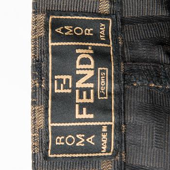 FENDI, KAKSI HAMETTA JA T-PAITA, koko 42(IT).