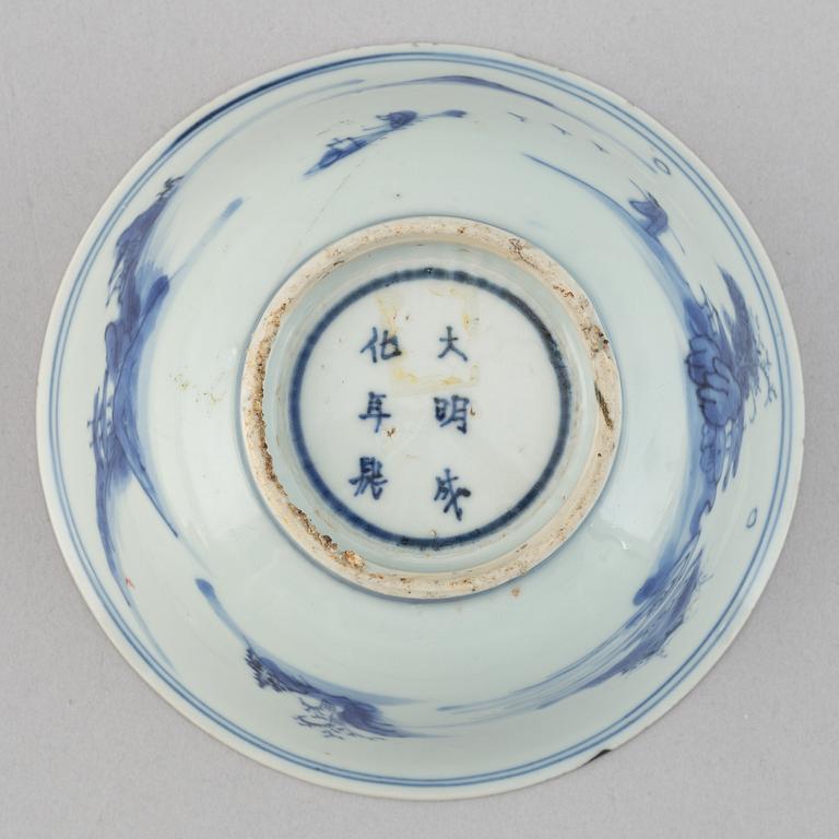 Two blue and white bowls and dish, Ming dynasty.