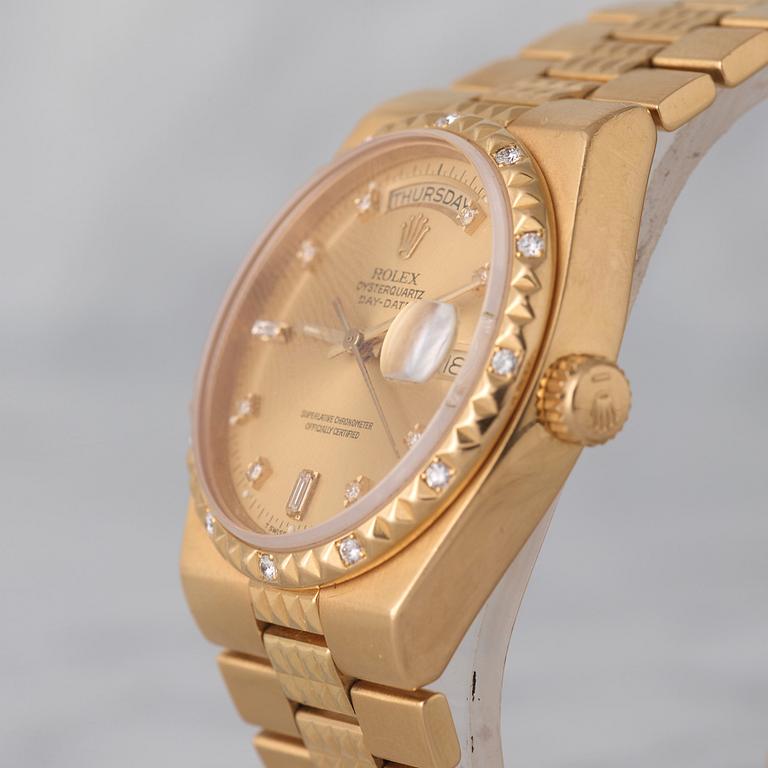 ROLEX, Oysterquartz, Day-Date, Chronometer, "Egyptian / Pyramide", armbandsur, 36 mm,