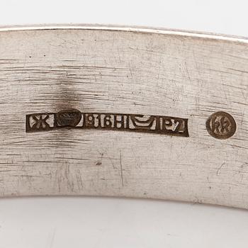 Börje Rajalin, armband och ring, silver. Kalevala Koru, Helsingfors 1973.