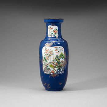 286. A powder blue vase, Qing dynasty, 19th Century.