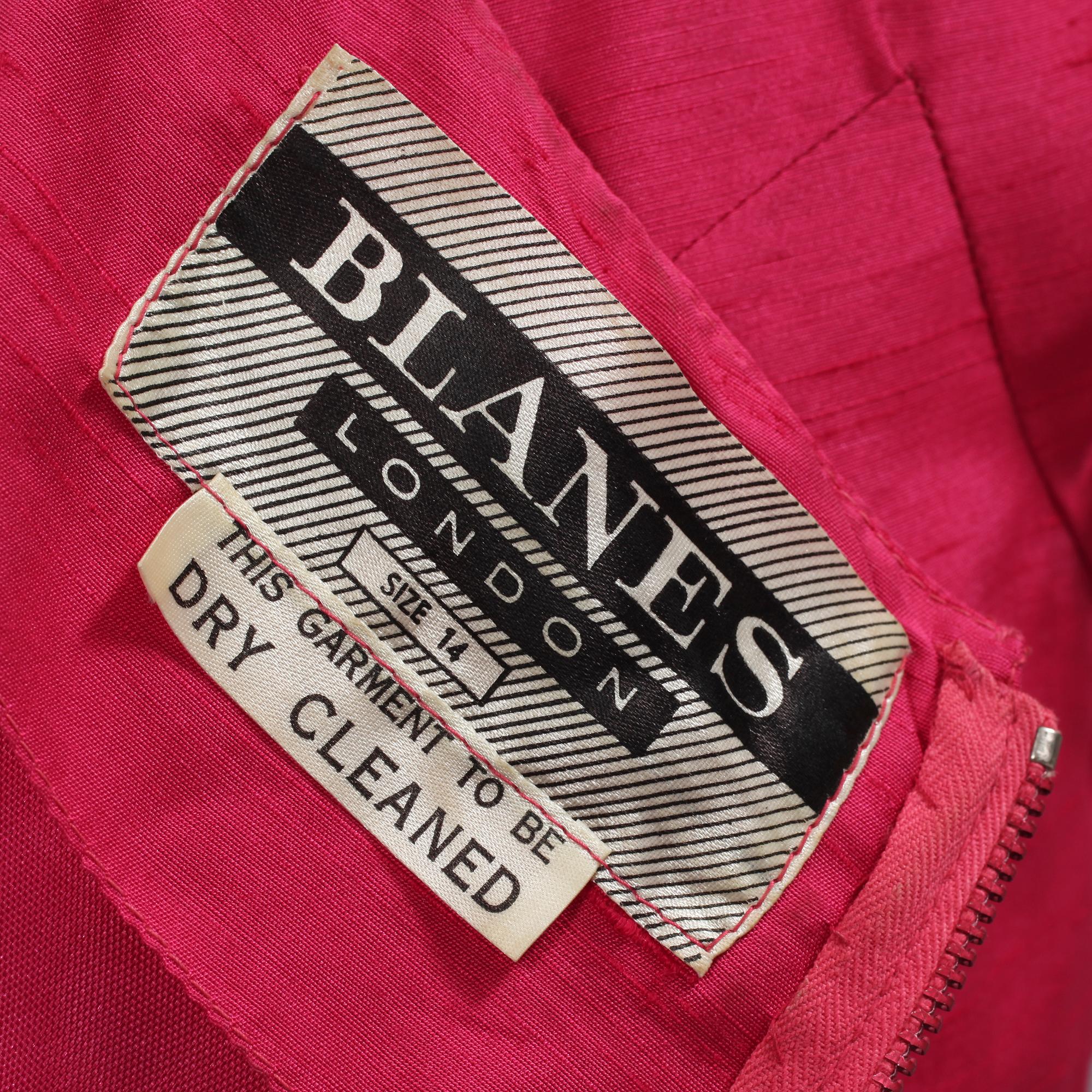 KLÄNNING, Blanes, London, 1900-tal.