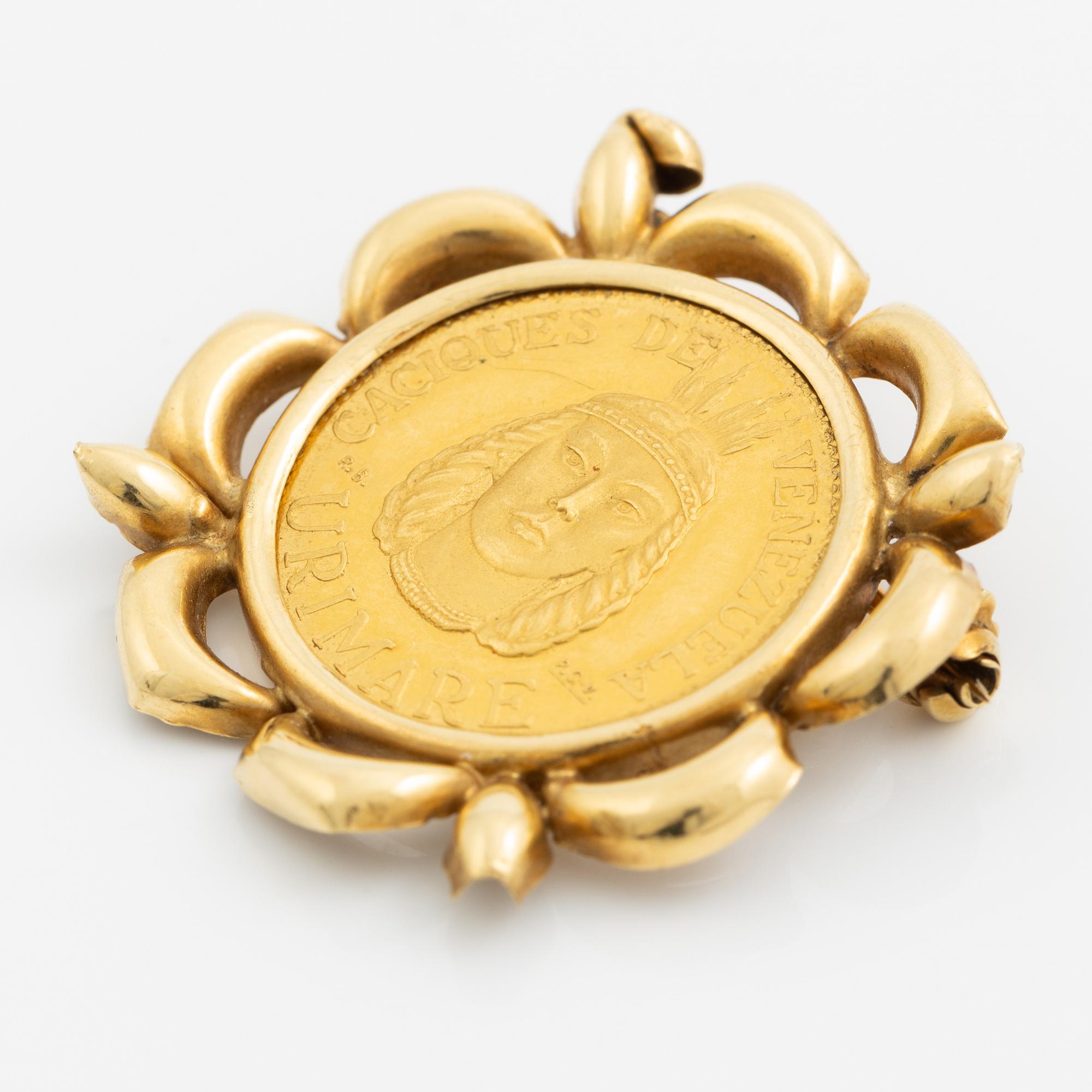 Brooch 18K gold with set gold coin/medal, Venezuela.