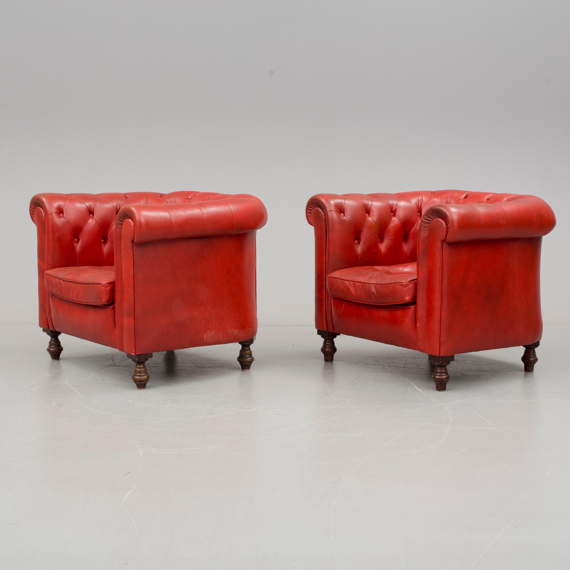 FÅTÖLJER, ett par, Chesterfield-modell, Furnwood 1900-talets andra hälft.