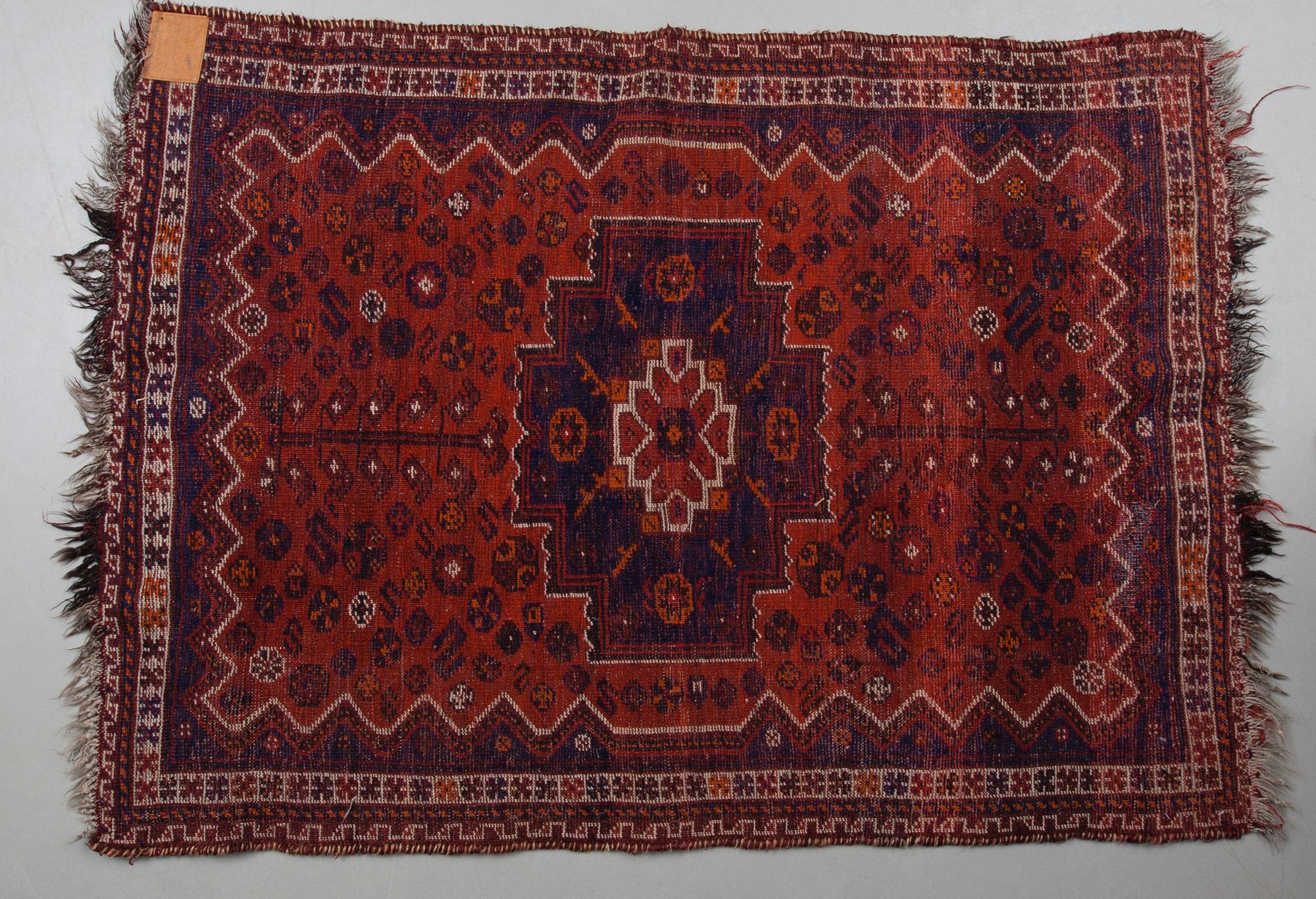 MATTA, semiantik, Shiraz, ca 148 x 108 cm.
