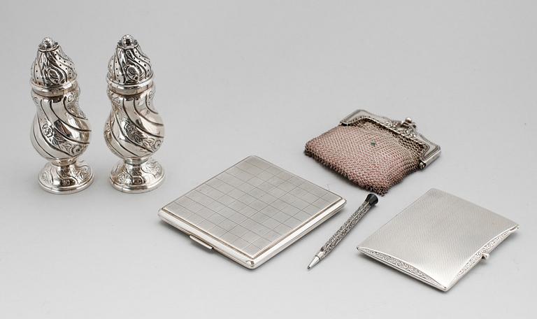 SILVERFÖREMÅL, 6 del, olika åldrar. Vikt ca 287 g.