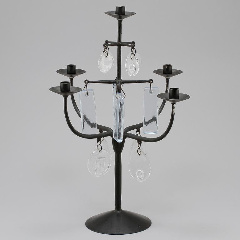 KANDELABER, gjutjärn samt glas, Erik Höglund, Kosta, 1900-talets andra hälft.
