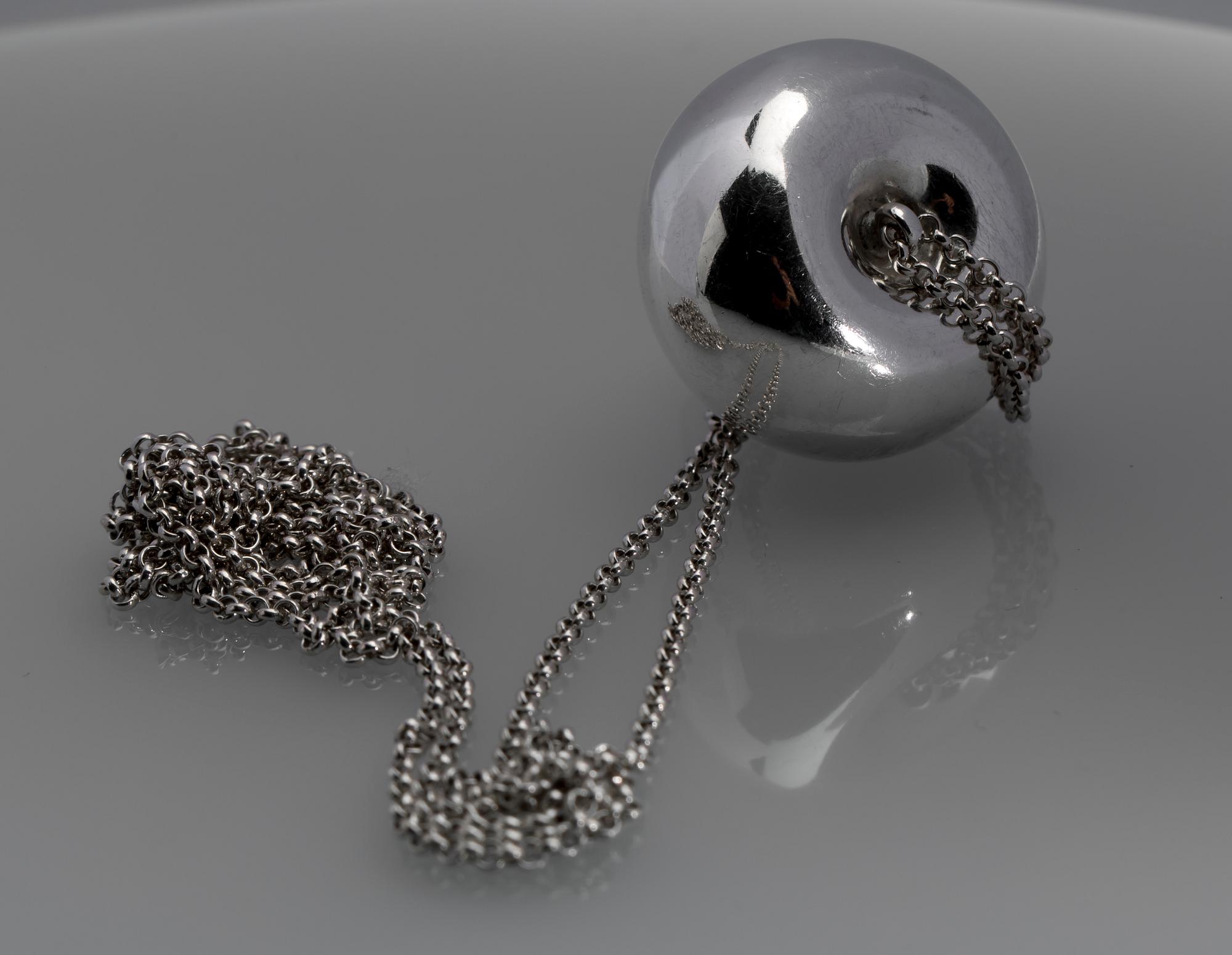 HALSMYCKE, sterlingsilver, Helle Damkjaer för Georg Jensen, Danmark, 2010. Vikt ca 26 g.
