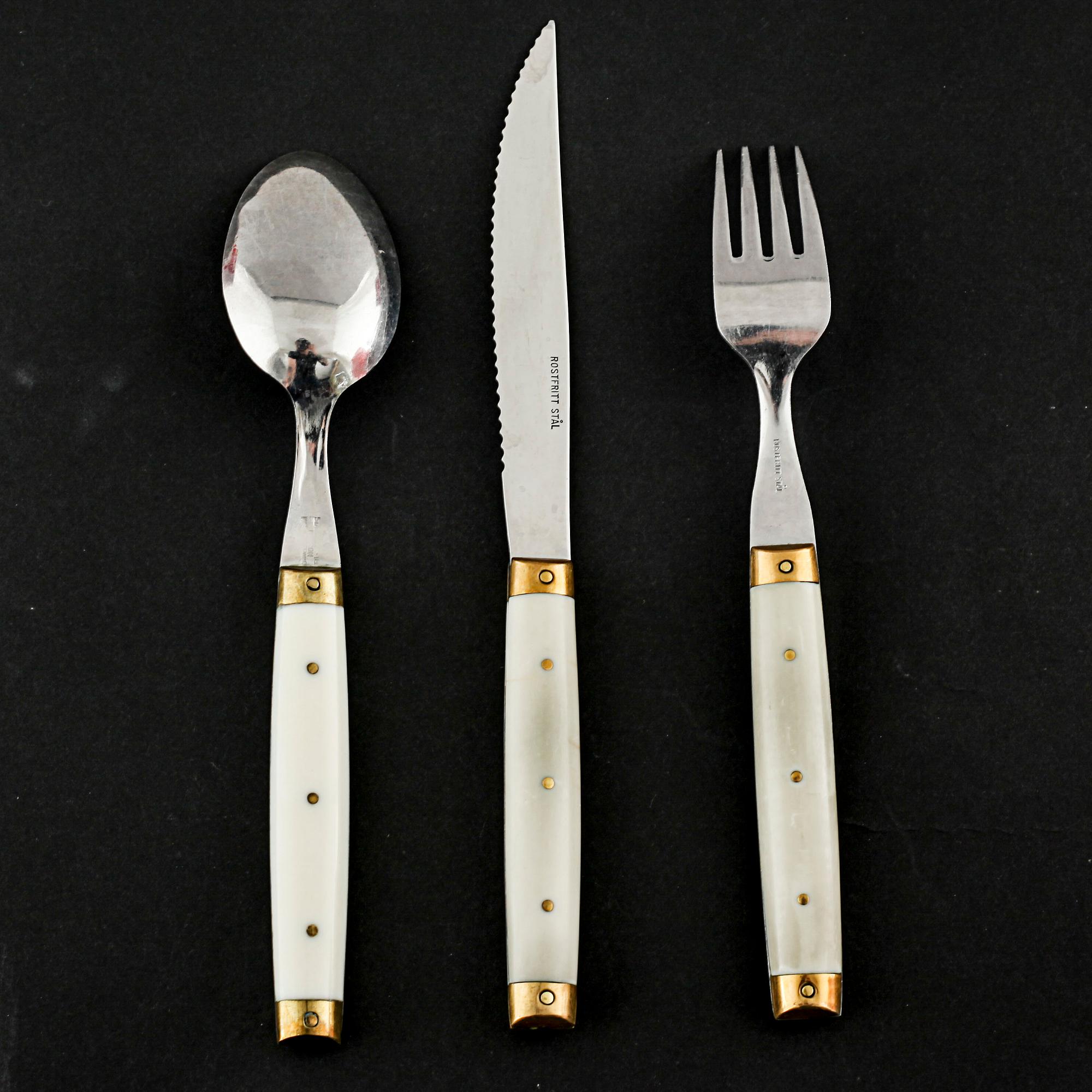 A set of cutlery, 32 pcs, some by Melron, second half of the 20th century.