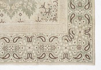 Rug, Vintage design, approx. 400 x 278 cm.