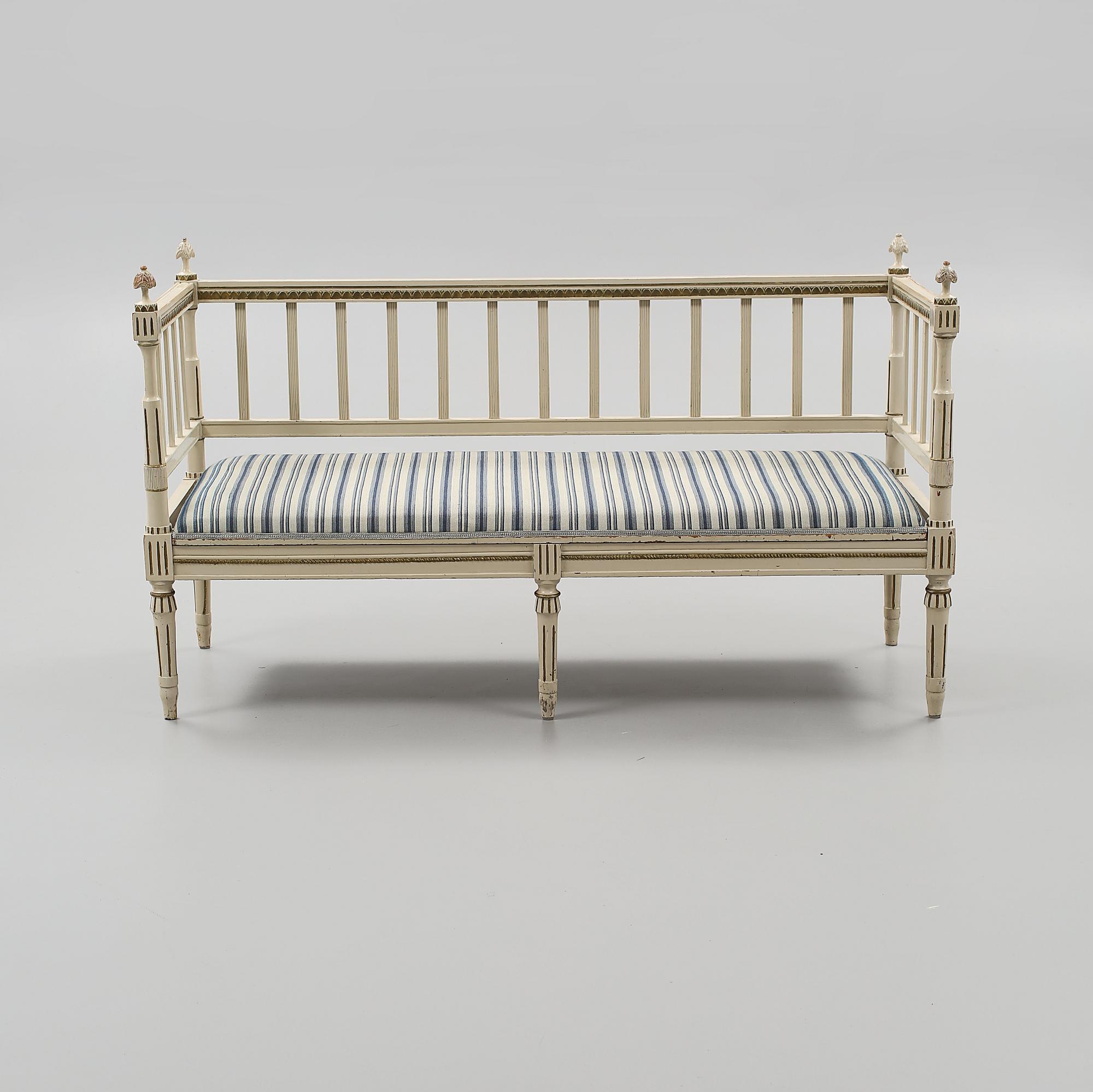 SOFFA, gustaviansk stil, omkring år 1900.